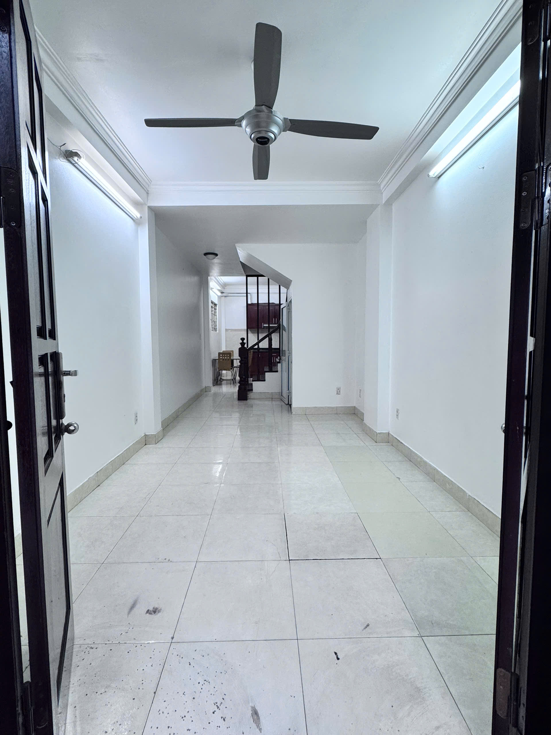 Cho thuê nhà riêng nguyên căn ngõ 99 Định Công Hạ 4 tầng x 35m2, 4 ngủ chỉ 9.5 triệu - Ảnh chính